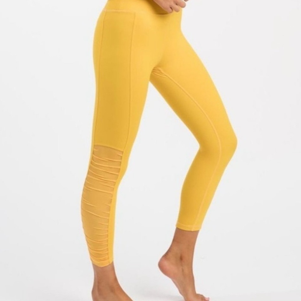 ZYIA Active Yellow Daffodil Mesh Rushed Ruffled Light N Tight Leggings Size 6-8 - Picture 3 of 9